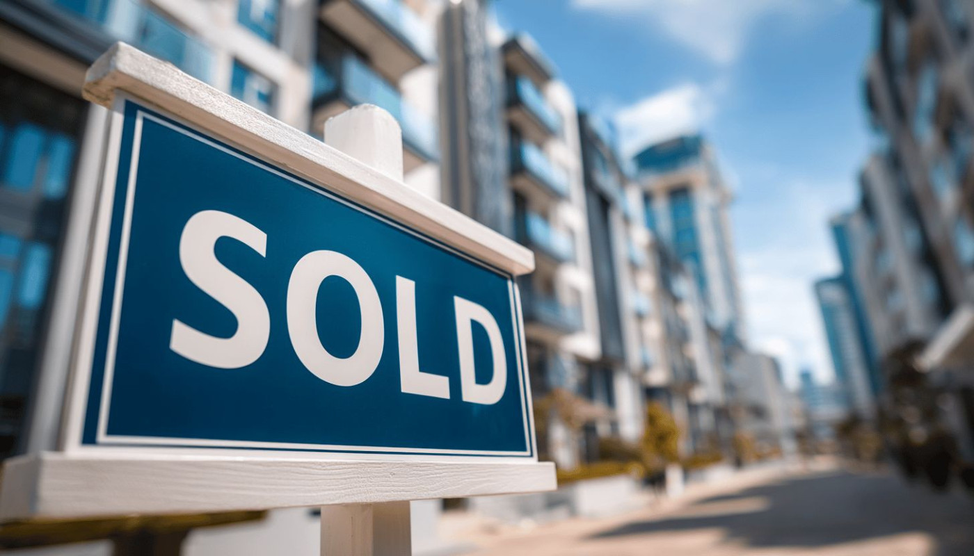 Comment choisir et personnaliser votre panneau immobilier efficacement